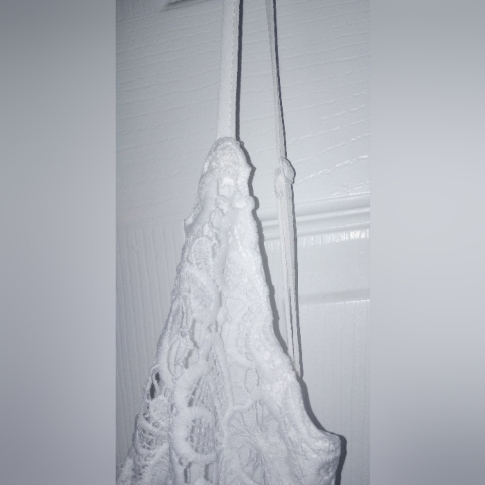 Backless white dress - Picture 6 of 9